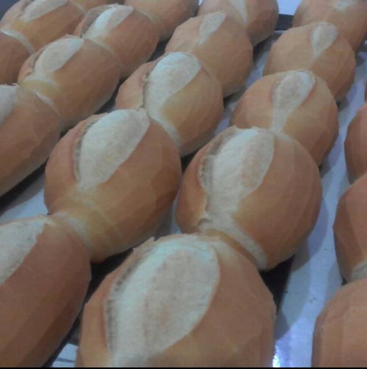 Pães da Ideal saindo do forno dourados